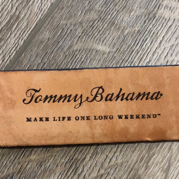 TOMMY BAHAMA Genuine Italian Leather Belt - Picture 3 of 11